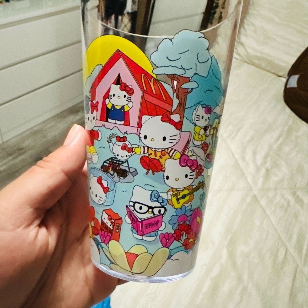 Hello Kitty Colorful Tumbler